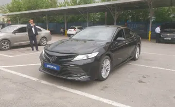 Toyota Camry 2018 года за 14 200 000 тг. в Алматы фото 1