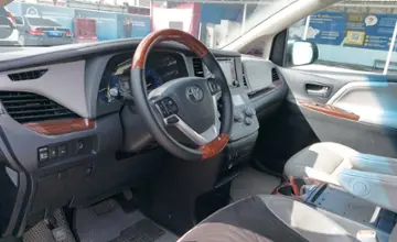 Toyota Sienna 2018 года за 19 500 000 тг. в Шымкент фото 5