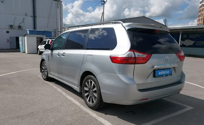 Toyota Sienna 2018 года за 19 500 000 тг. в Шымкент фото 4