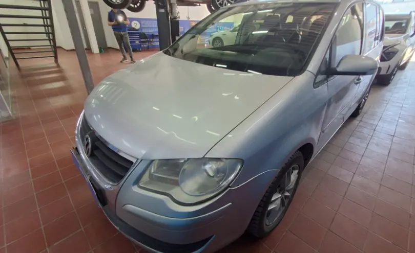 Volkswagen Touran 2009 года за 4 000 000 тг. в Астана