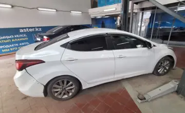 Hyundai Elantra 2015 года за 4 500 000 тг. в Астана фото 4