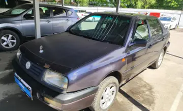 Volkswagen Vento 1993 года за 600 000 тг. в Алматы фото 1