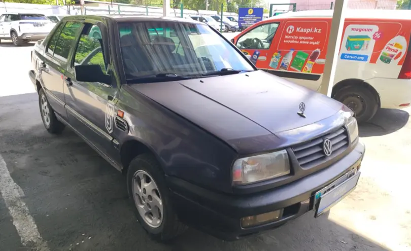 Volkswagen Vento 1993 года за 600 000 тг. в Алматы фото 3