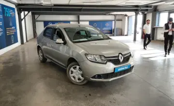 Renault Logan 2015 года за 3 000 000 тг. в Астана фото 2