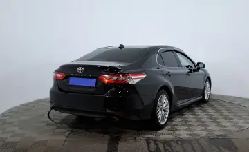 Toyota Camry 2018 года за 9 160 000 тг. в Астана