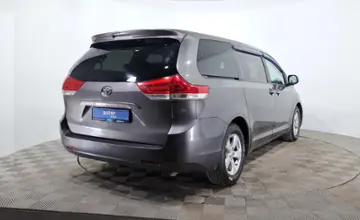 Toyota Sienna 2011 года за 9 890 000 тг. в Астана