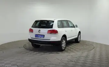 Volkswagen Touareg 2006 года за 3 890 000 тг. в Алматы