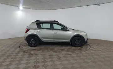 Renault Sandero 2020 года за 3 300 000 тг. в Шымкент фото 4