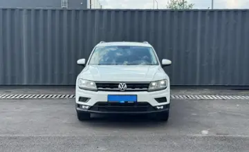 Volkswagen Tiguan 2018 года за 7 990 000 тг. в Алматы фото 2