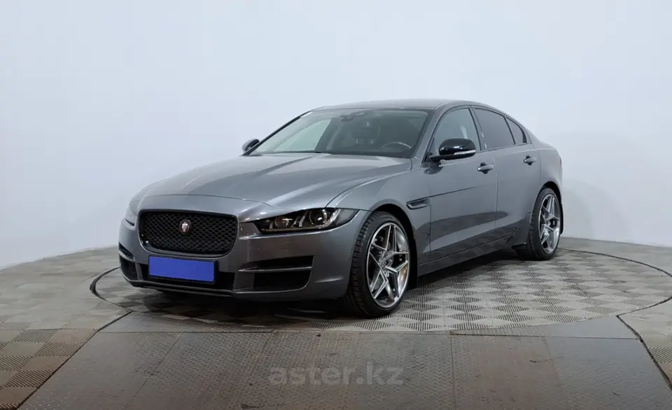 2018 Jaguar XE