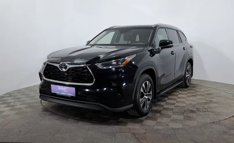 Toyota Highlander 2021 года за 16 990 000 тг. в Астана