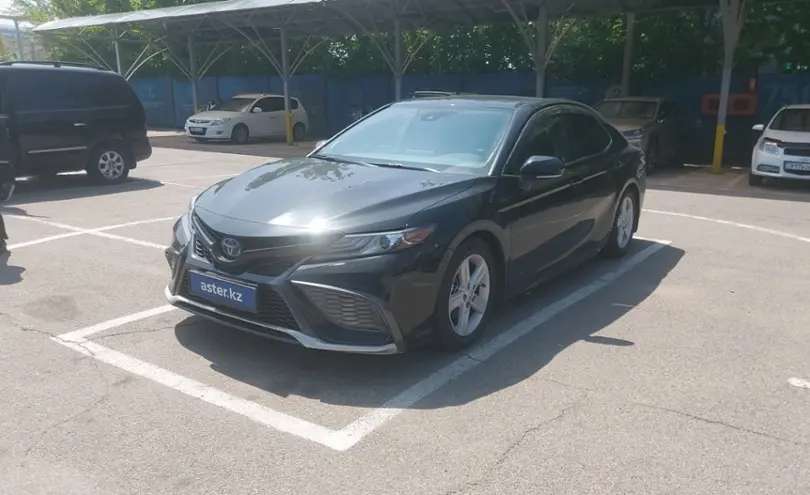 Toyota Camry 2020 года за 12 000 000 тг. в Алматы