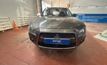 Mitsubishi Outlander 2011 года за 7 000 000 тг. в Астана фото 2