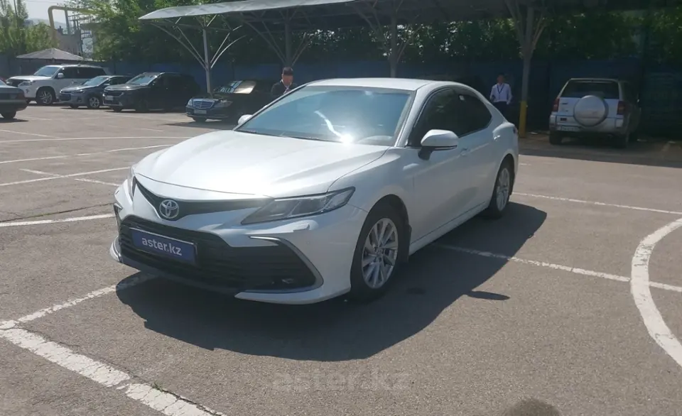 Toyota Camry 2023 года за 18 000 000 тг. в Алматы