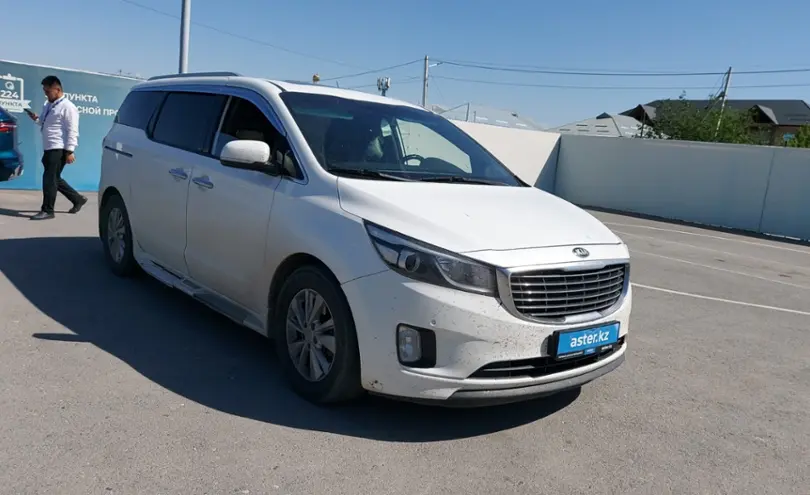 Kia Carnival 2020 года за 11 500 000 тг. в Шымкент фото 2