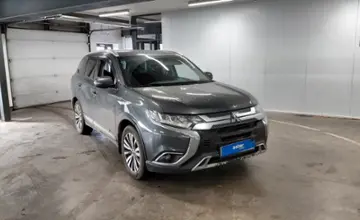 Mitsubishi Outlander 2020 года за 9 000 000 тг. в Астана фото 2