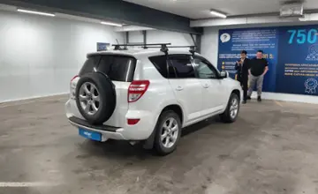 Toyota RAV4 2011 года за 8 000 000 тг. в Астана фото 3