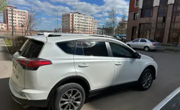 Toyota RAV4 2019 года за 10 700 000 тг. в Астана фото 4