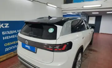 Volkswagen ID.6 2022 года за 15 000 000 тг. в Астана