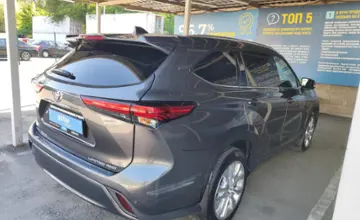 Toyota Highlander 2022 года за 22 000 000 тг. в Алматы