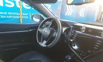 Toyota Camry 2019 года за 12 800 000 тг. в Алматы фото 5