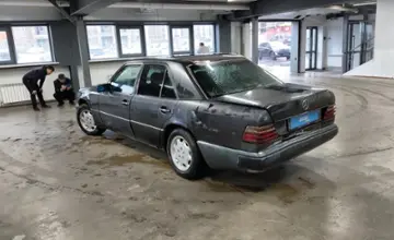 Mercedes-Benz W124 1992 года за 700 000 тг. в Астана фото 4