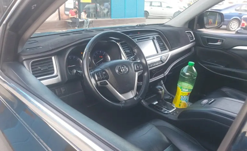 Toyota Highlander 2018 года за 15 000 000 тг. в Алматы фото 5