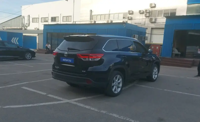 Toyota Highlander 2018 года за 15 000 000 тг. в Алматы фото 3