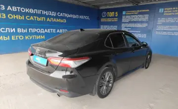 Toyota Camry 2019 года за 11 000 000 тг. в Алматы