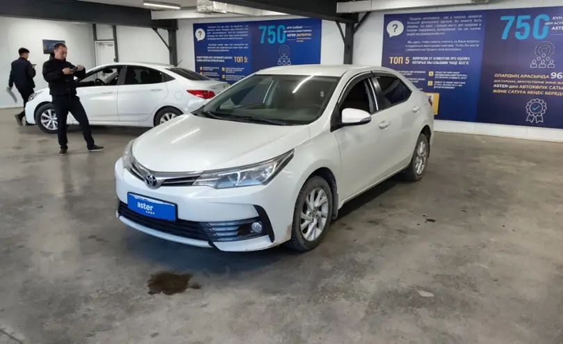 Toyota Corolla 2018 года за 8 000 000 тг. в Астана