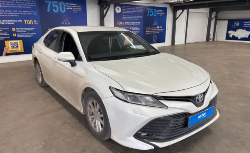 Toyota Camry 2019 года за 12 700 000 тг. в Астана фото 3