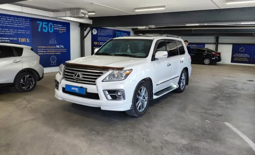 Lexus LX 2014 года за 23 000 000 тг. в Астана