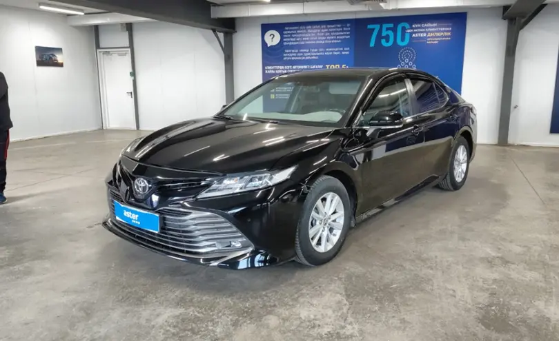 Toyota Camry 2020 года за 9 500 000 тг. в Астана