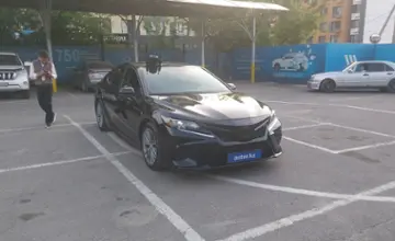 Toyota Camry 2020 года за 10 500 000 тг. в Алматы фото 2