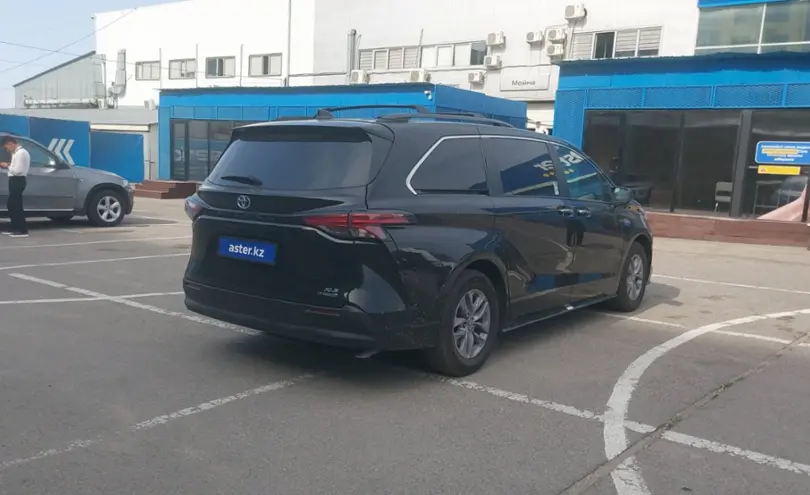 Toyota Sienna 2022 года за 17 000 000 тг. в Алматы фото 3