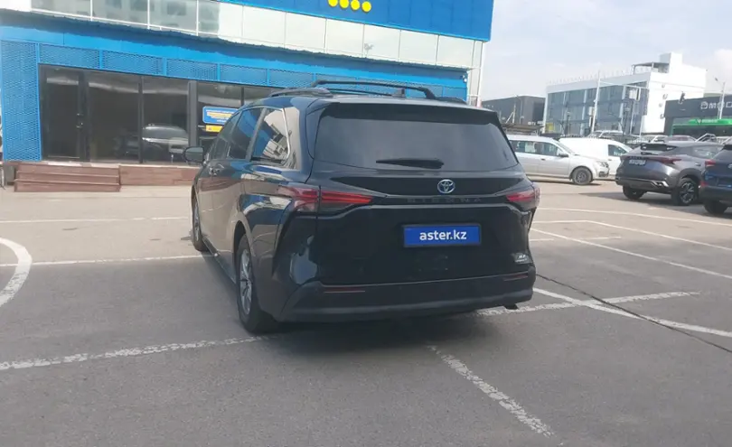 Toyota Sienna 2022 года за 17 000 000 тг. в Алматы фото 4