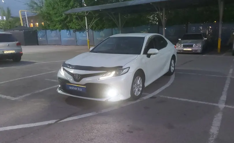 Toyota Camry 2020 года за 12 000 000 тг. в Алматы
