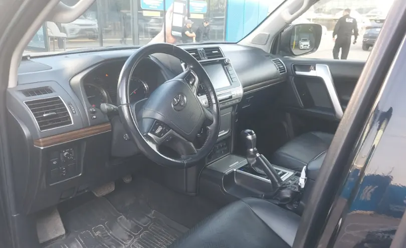 Toyota Land Cruiser Prado 2019 года за 32 000 000 тг. в Алматы фото 5