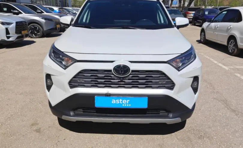 Toyota RAV4 2020 года за 17 000 000 тг. в Актобе фото 2
