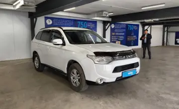 Mitsubishi Outlander 2013 года за 7 200 000 тг. в Астана фото 2
