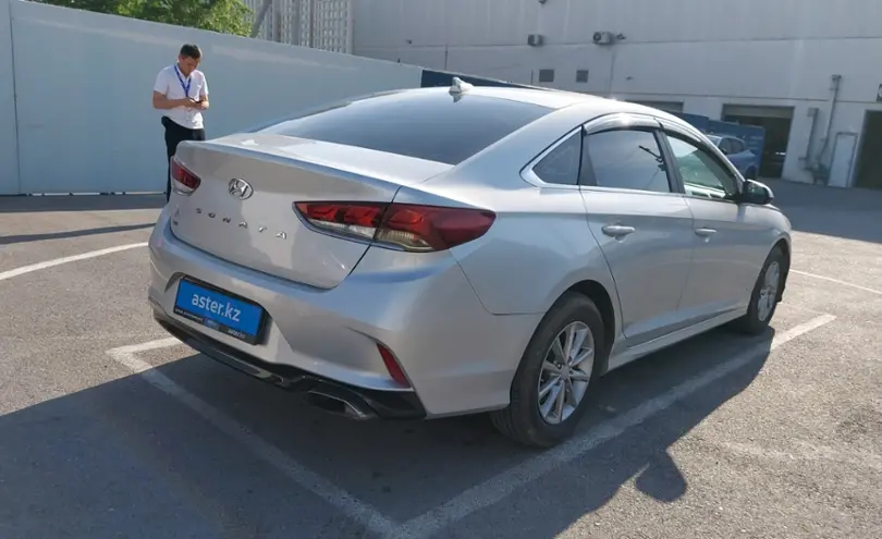Hyundai Sonata 2018 года за 7 000 000 тг. в Шымкент фото 3