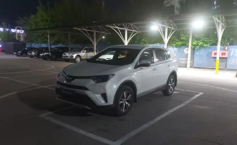 Toyota RAV4 2017 года за 9 000 000 тг. в Алматы