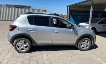 Renault Sandero 2015 года за 3 500 000 тг. в Караганда фото 4