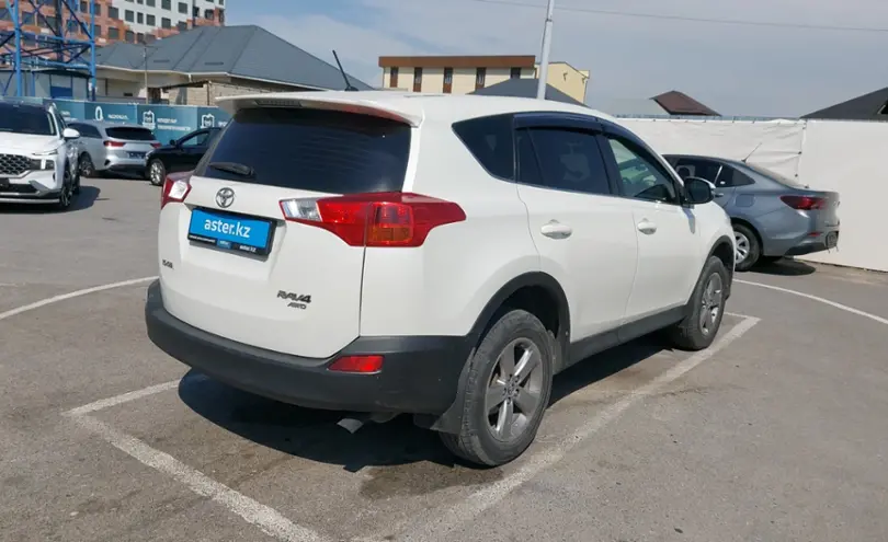 Toyota RAV4 2015 года за 11 000 000 тг. в Шымкент фото 3