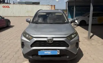 Toyota RAV4 2021 года за 15 500 000 тг. в Караганда фото 2