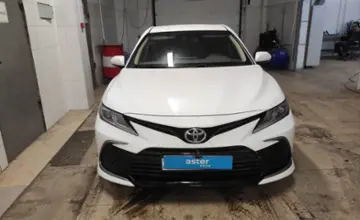 Toyota Camry 2022 года за 14 500 000 тг. в Актобе фото 2