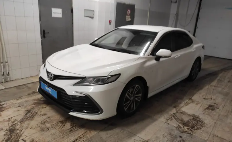 Toyota Camry 2022 года за 14 500 000 тг. в Актобе