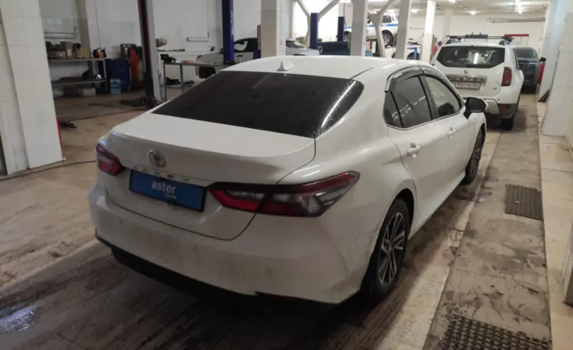 Toyota Camry 2022 года за 14 500 000 тг. в Актобе фото 5