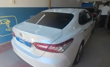 Toyota Camry 2019 года за 14 000 000 тг. в Астана