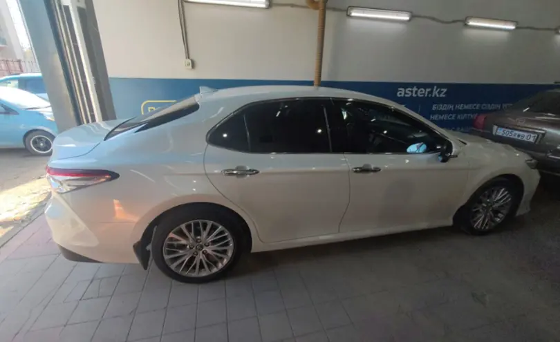 Toyota Camry 2019 года за 14 000 000 тг. в Астана фото 4